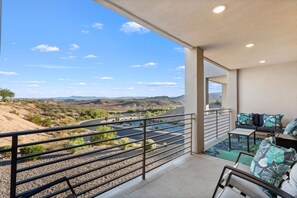 Terrace/patio - New! 4BR, 3.5B, Pool, Water Slide,  Hot Tub, PS5, Playground, Pickleball (St. George)