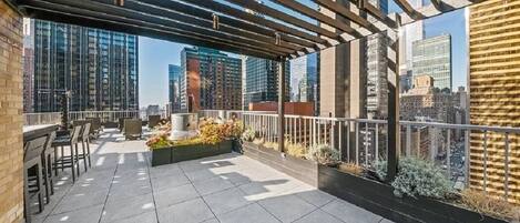 屋外ダイニングエリア