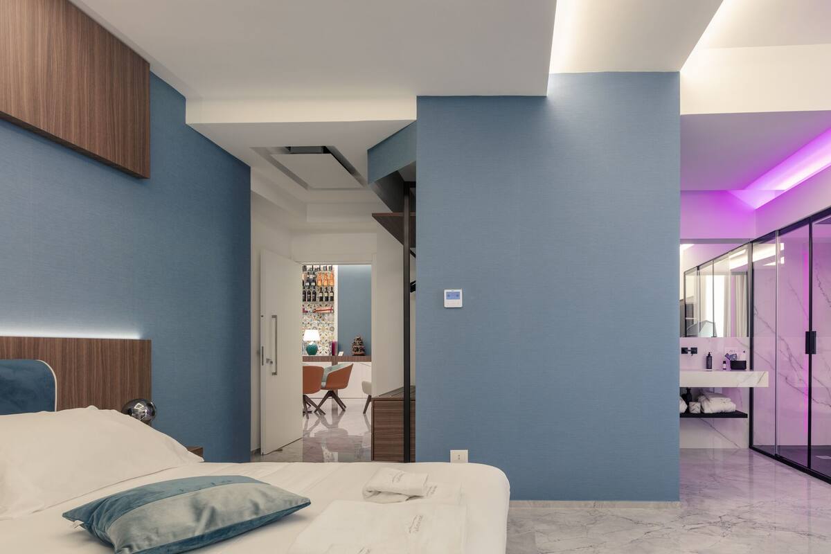 Superior Double Room, Balcony, City View | Egyptian cotton sheets, premium bedding, minibar, in-room safe