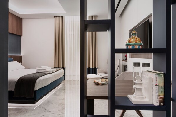 Standard Room, Balcony, City View | In-room safe, desk, laptop workspace, blackout drapes - ViaRomaHome (Salerno)