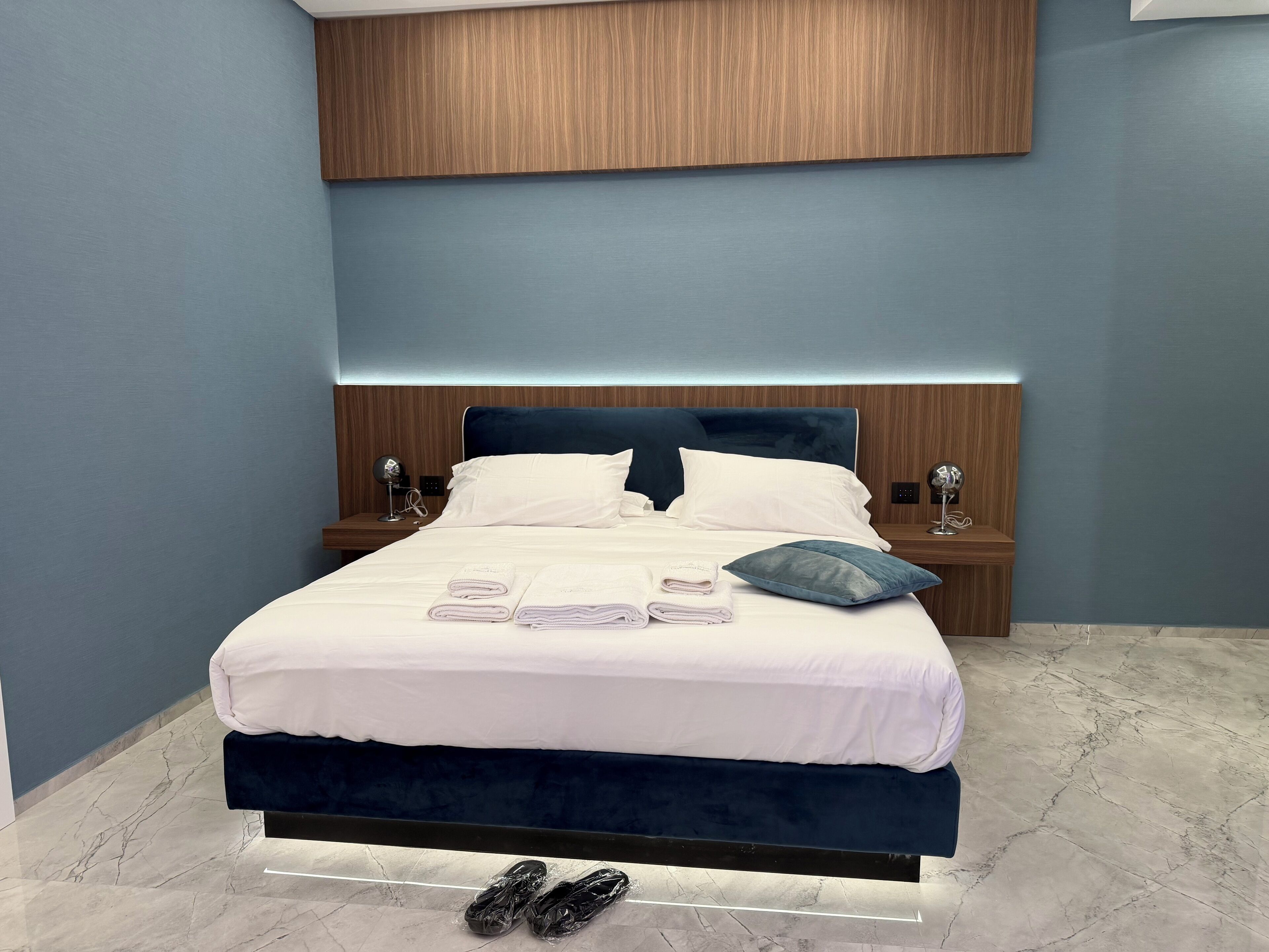 Superior Double Room, Balcony, City View | Egyptian cotton sheets, premium bedding, minibar, in-room safe