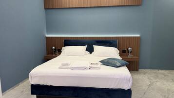 Superior Double Room, Balcony, City View | Egyptian cotton sheets, premium bedding, minibar, in-room safe