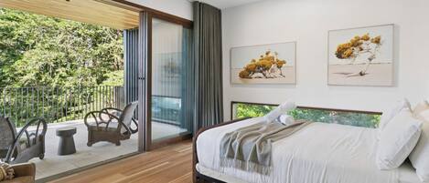 5 habitaciones, tabla de planchar con plancha y wifi gratis