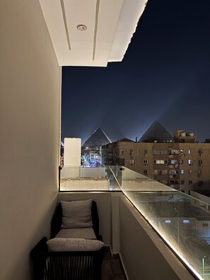 Deluxe driepersoonskamer, veranda, uitzicht op de woestijn | Gratis wifi