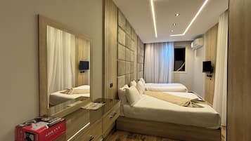 Deluxe Triple Room, Lanai, Desert View | Free WiFi