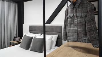 In-room safe, iron/ironing board, free WiFi