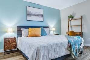 5 bedrooms, desk, iron/ironing board, travel cot