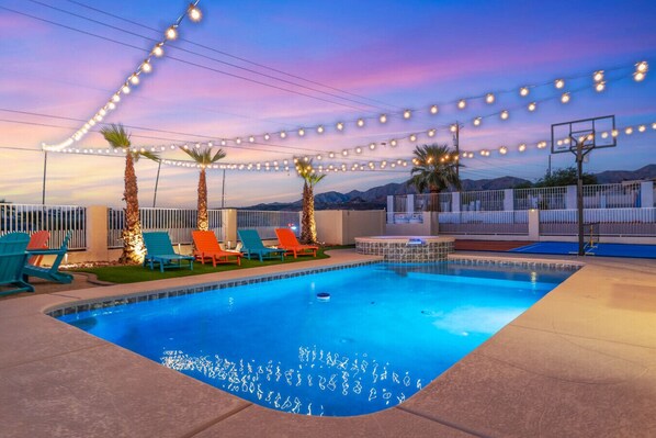 Outdoor pool, a heated pool