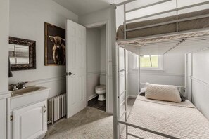 3 عدّة غرف نوم وخدمة الإنترنت