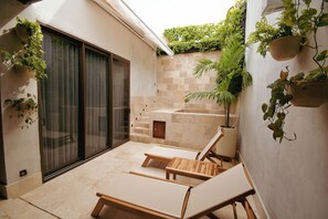 Outdoor pool - Colonial loft in Cartagena old town (Cartagena)