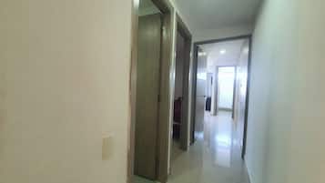 Deluxe Townhome, Balcony, City View | Living area