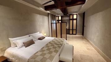 Casa de ciudad Deluxe, balcón, vista a la ciudad | Escritorio y wifi gratis