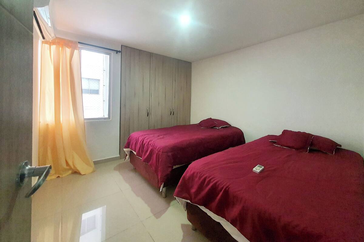 Deluxe-Stadtwohnung, Balkon, Stadtblick | Schreibtisch, kostenloses WLAN