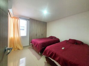 Deluxe resortwoning, balkon, uitzicht op de stad | Een bureau, gratis wifi