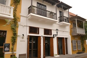 Chalet | Exterior detail