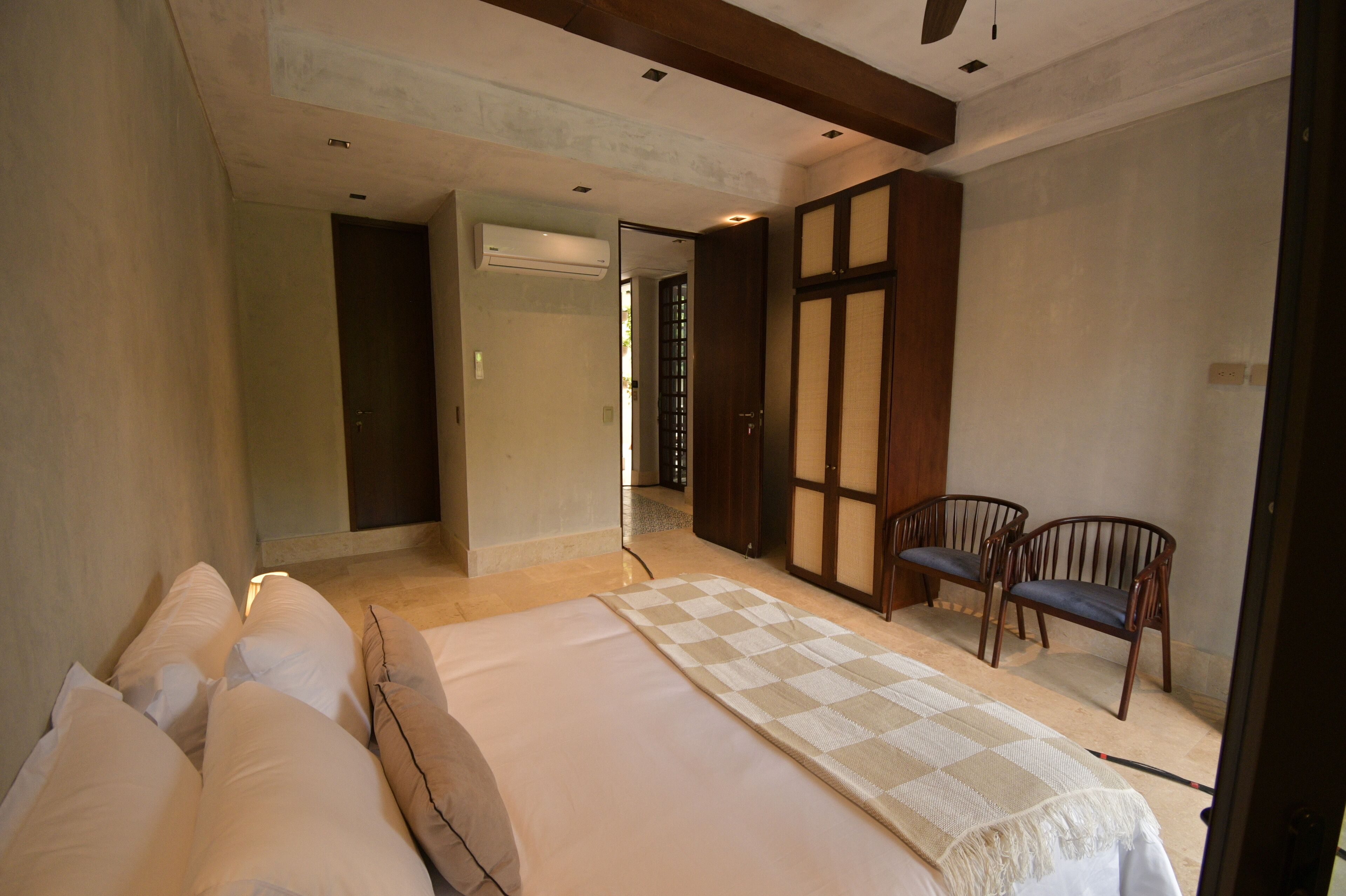 Deluxe-Stadtwohnung, Balkon, Stadtblick | Schreibtisch, kostenloses WLAN