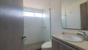 Maison mitoyenne Deluxe, balcon, vue ville | Salle de bain