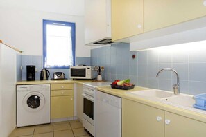 Micro-ondes, lave-vaisselle