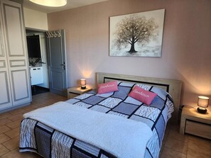 3 camere