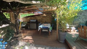Outdoor dining - Le cortal - CLARA - Gîte (CLARA)