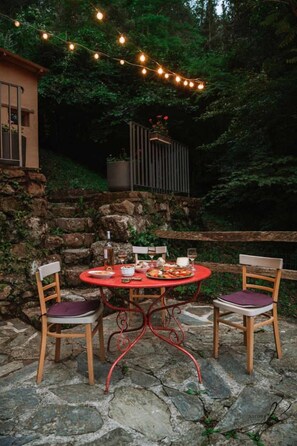 Outdoor dining - Le moulin - ST-LAURENT-DE-CERDANS (ST-LAURENT-DE-CERDANS)