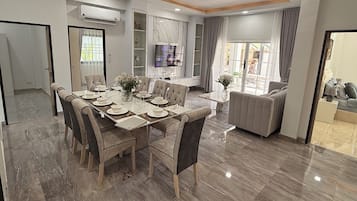 In-room safe, iron/ironing board, free WiFi