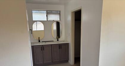 Fantastic 5-bedroom house near Apple and McLellan Ranch!