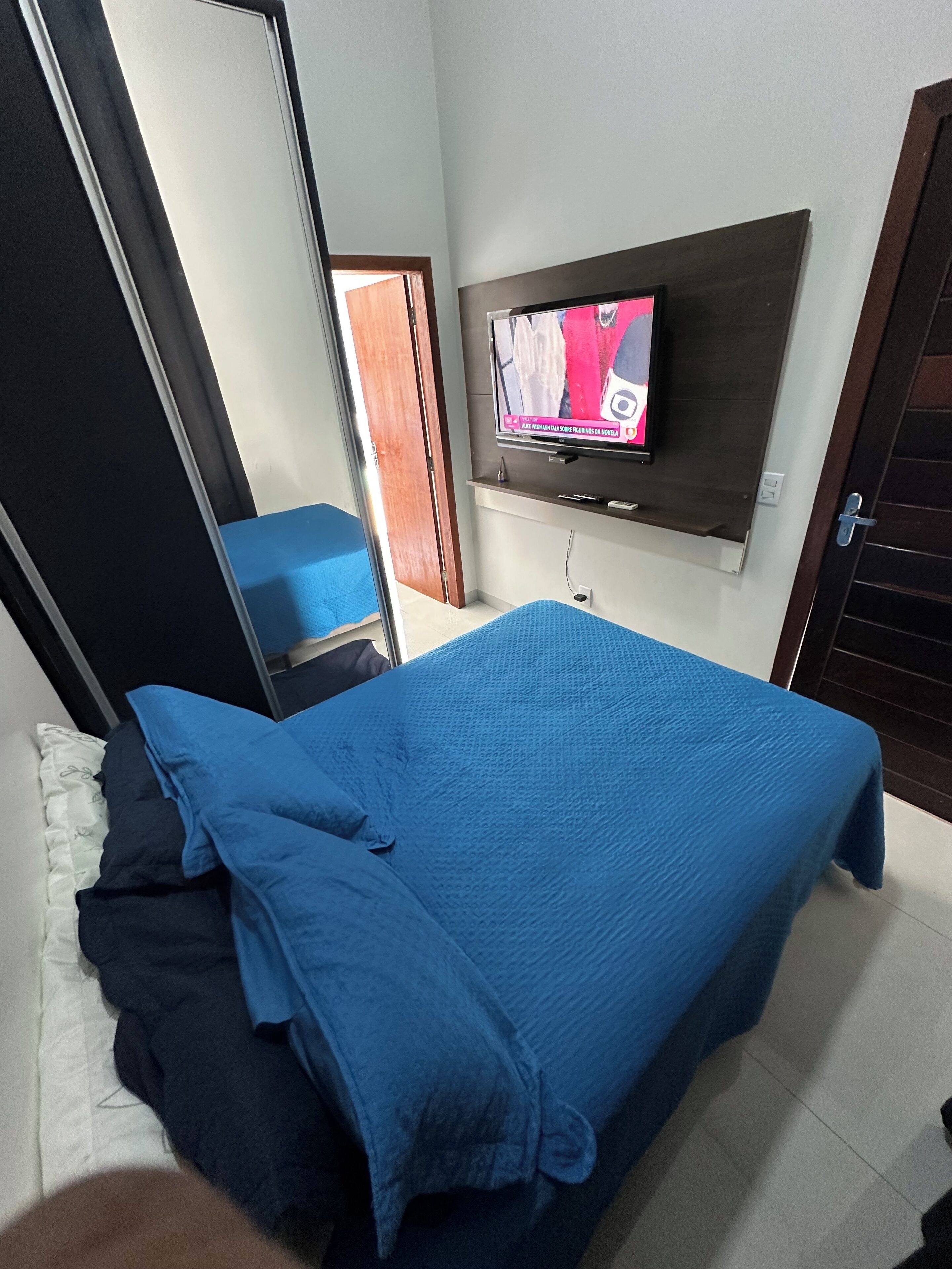2 habitaciones, tabla de planchar con plancha, wifi y ropa de cama 
