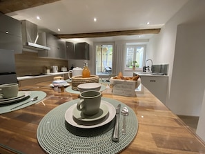 Fridge, oven, dishwasher