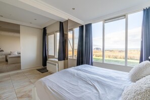 1 bedroom, individually furnished, bed sheets - 2 Person sea View Apartment (De Koog)