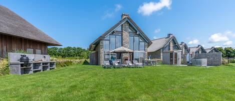 Villa | Outdoor dining