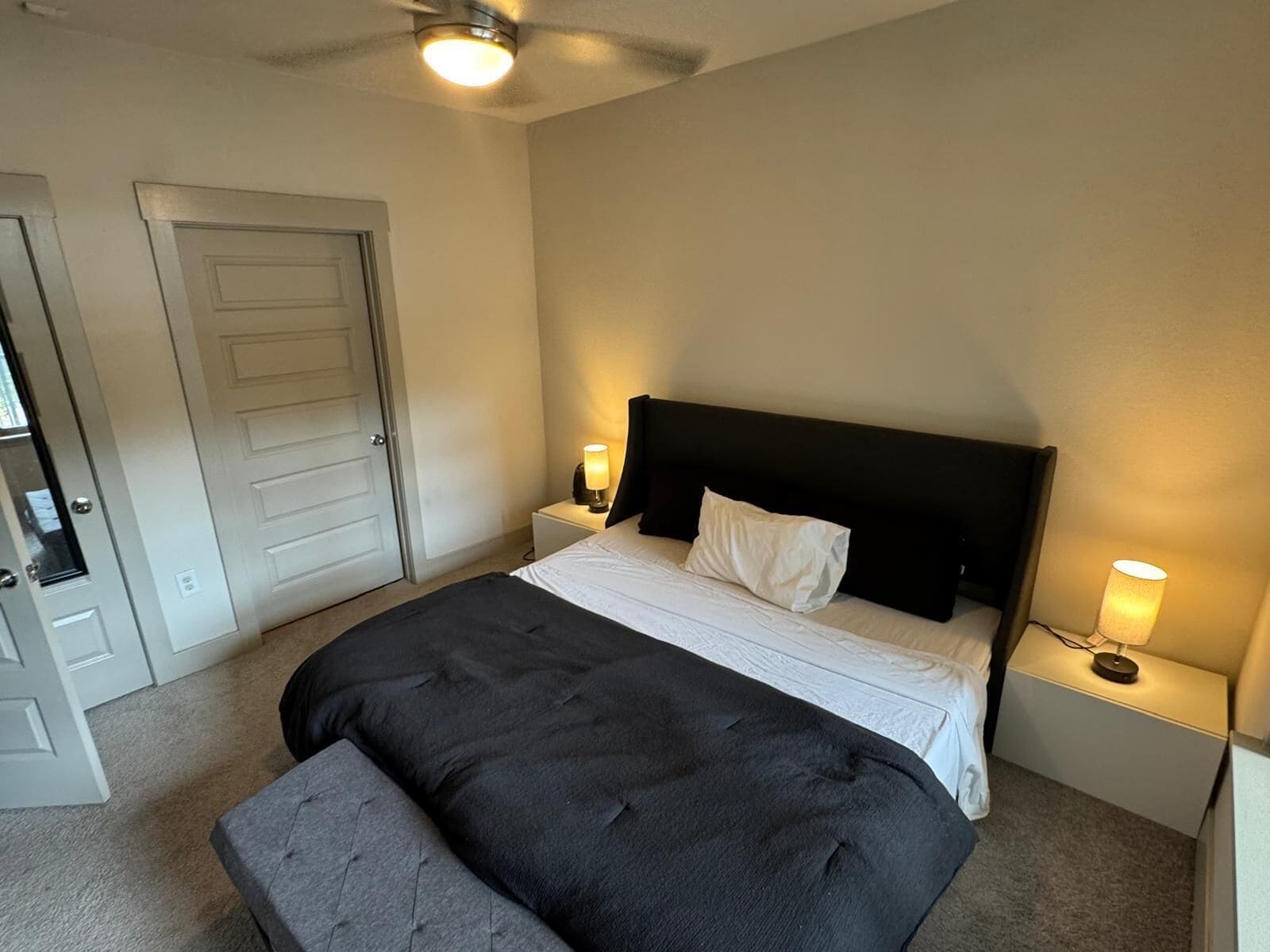 2 slaapkamers, een strijkplank/strijkijzer, wifi, beddengoed