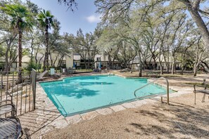 Pool - Family Retreat 1/2 Mi to Lake Travis: Pets Welcome (Lakeway)