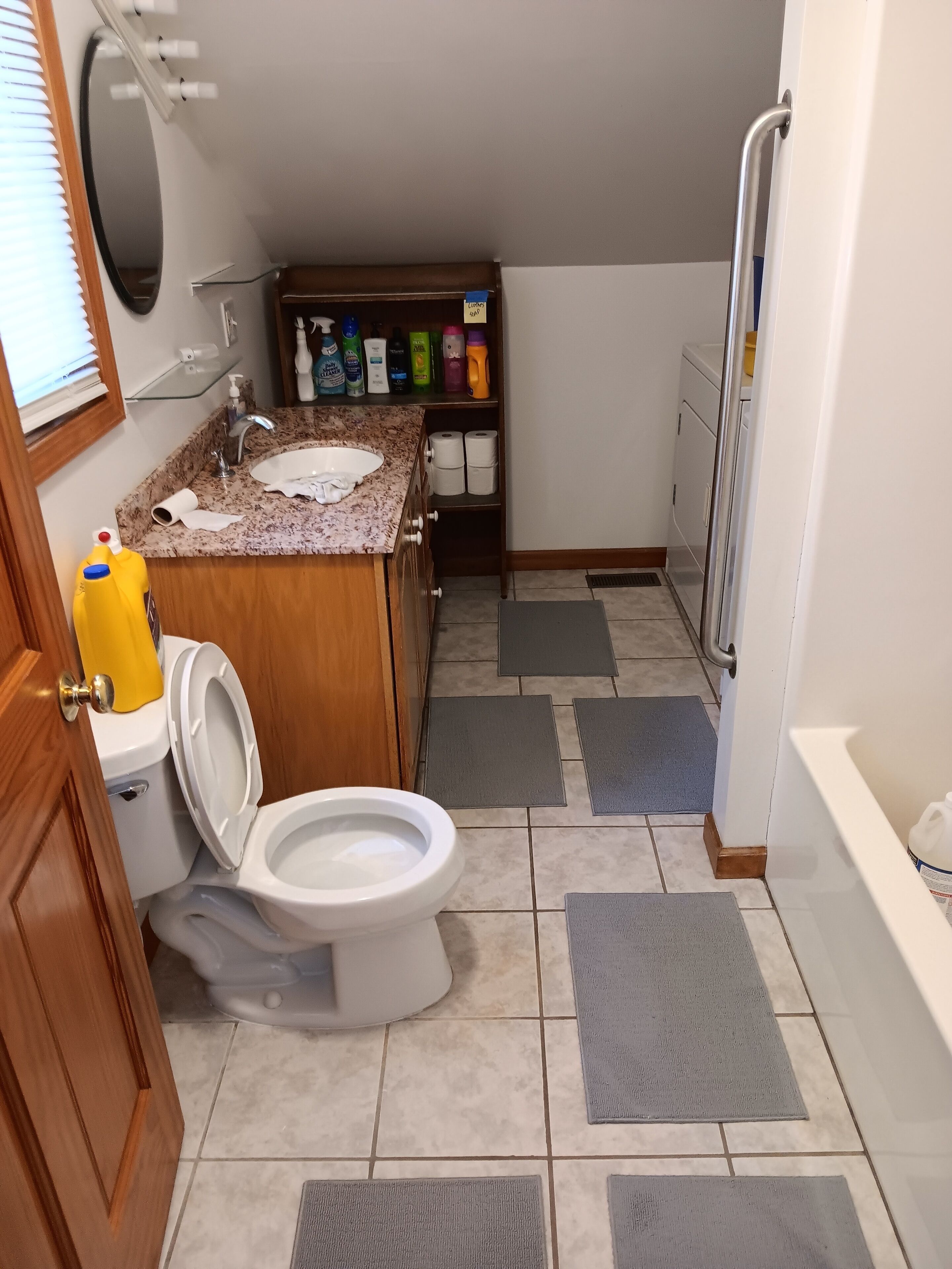 吹风机、毛巾、肥皂、卫生纸