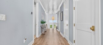 9-bedroom Oasis, Beach Front, Heated Pool & Spa with Elevator