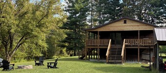Charming 2-Bedroom Cabin Nestled on Craig Creek in Eagle Rock, Virginia