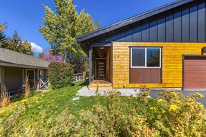 Exterior - The Timberline House | Modern Mountain Comfort | Walk to Town & Near Lifts (Ketchum)