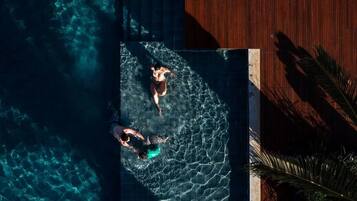 3 outdoor pools