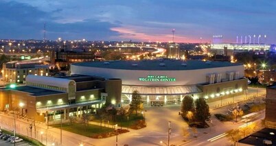 Modern Downtown Cleveland Getaway w/ Gym + Sauna