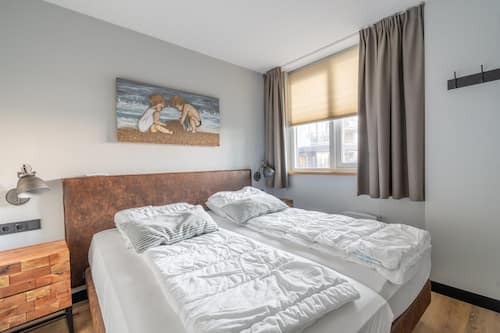 Apartment | 1 bedroom, individually furnished, bed sheets