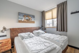 1 habitación, muebles diferentes y ropa de cama 