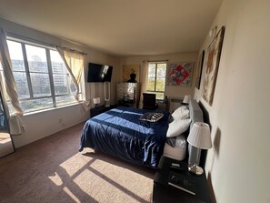 2 soverom, strykejern/-brett, wi-fi og sengetøy