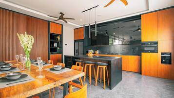 Luxury-Villa, Poolblick | Eigene Küche