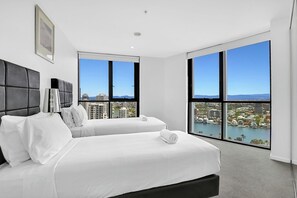 3 bedrooms, desk, iron/ironing board, WiFi