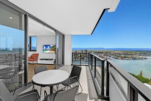 تناول الطعام بالخارج