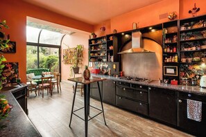 Réfrigérateur, four, plaque de cuisson, lave-vaisselle