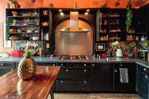 Réfrigérateur, four, plaque de cuisson, lave-vaisselle