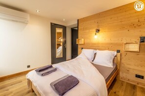 1 bedroom, iron/ironing board, travel cot