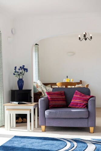 Bella Vista,Sea Views,Dog Friendly,Parking,Sleep 4