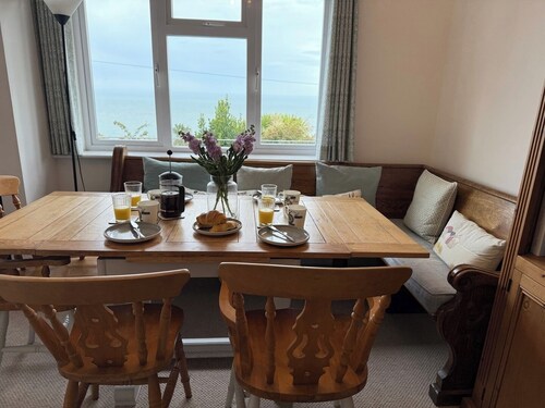 Bella Vista,Sea Views,Dog Friendly,Parking,Sleep 4